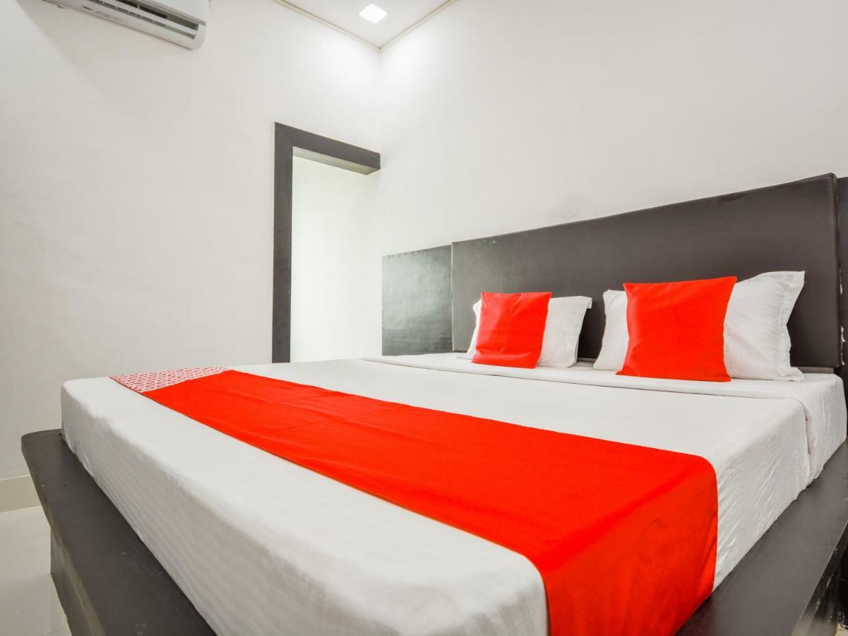 Oyo 43505 Hotel The White House Hisar ภายนอก รูปภาพ