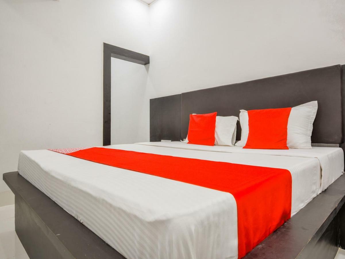 Oyo 43505 Hotel The White House Hisar ภายนอก รูปภาพ