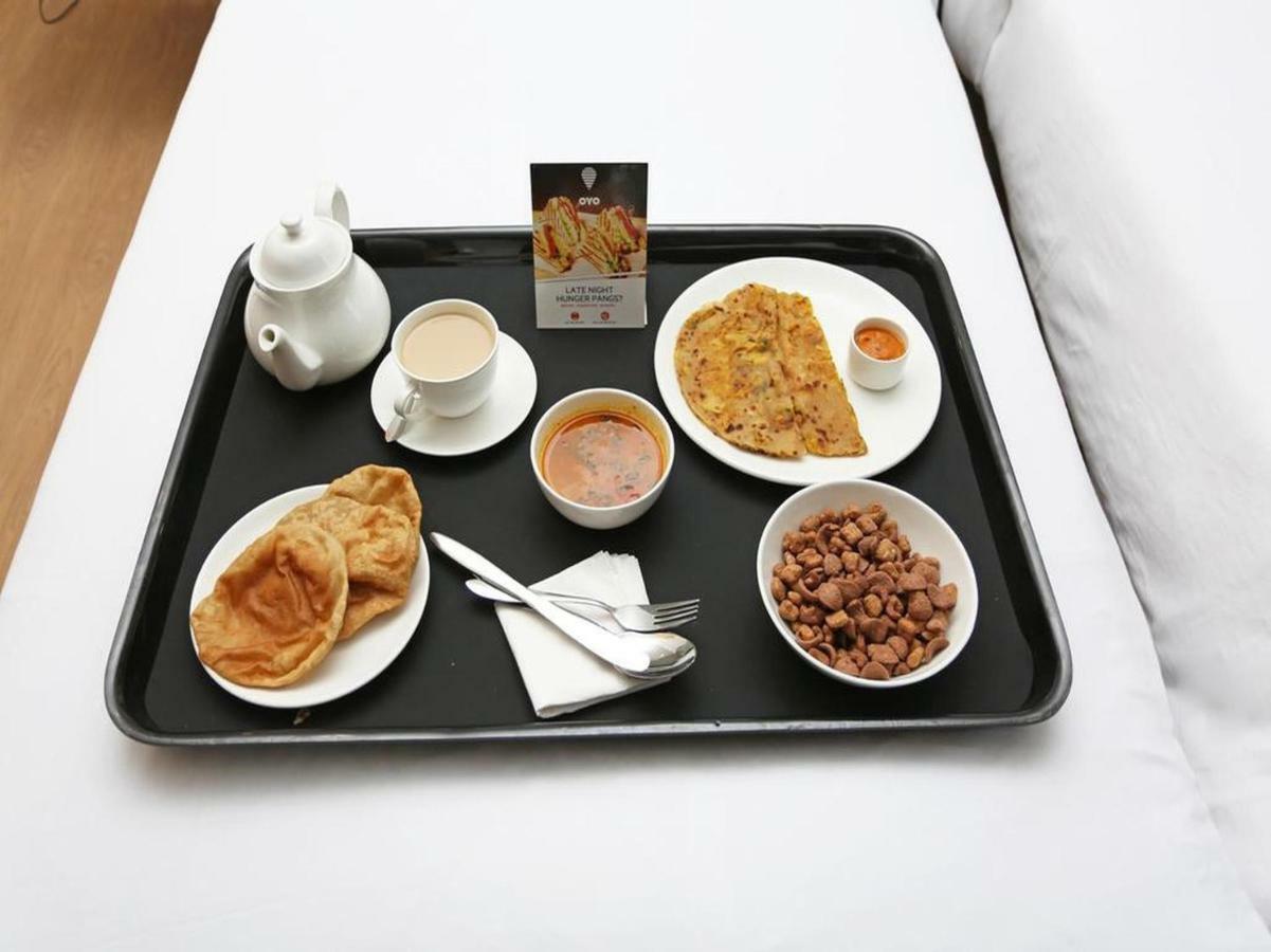Oyo 43505 Hotel The White House Hisar ภายนอก รูปภาพ