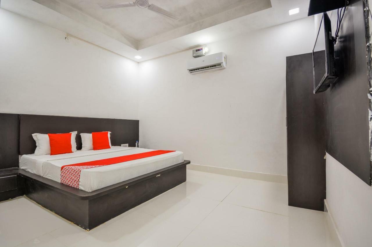 Oyo 43505 Hotel The White House Hisar ภายนอก รูปภาพ