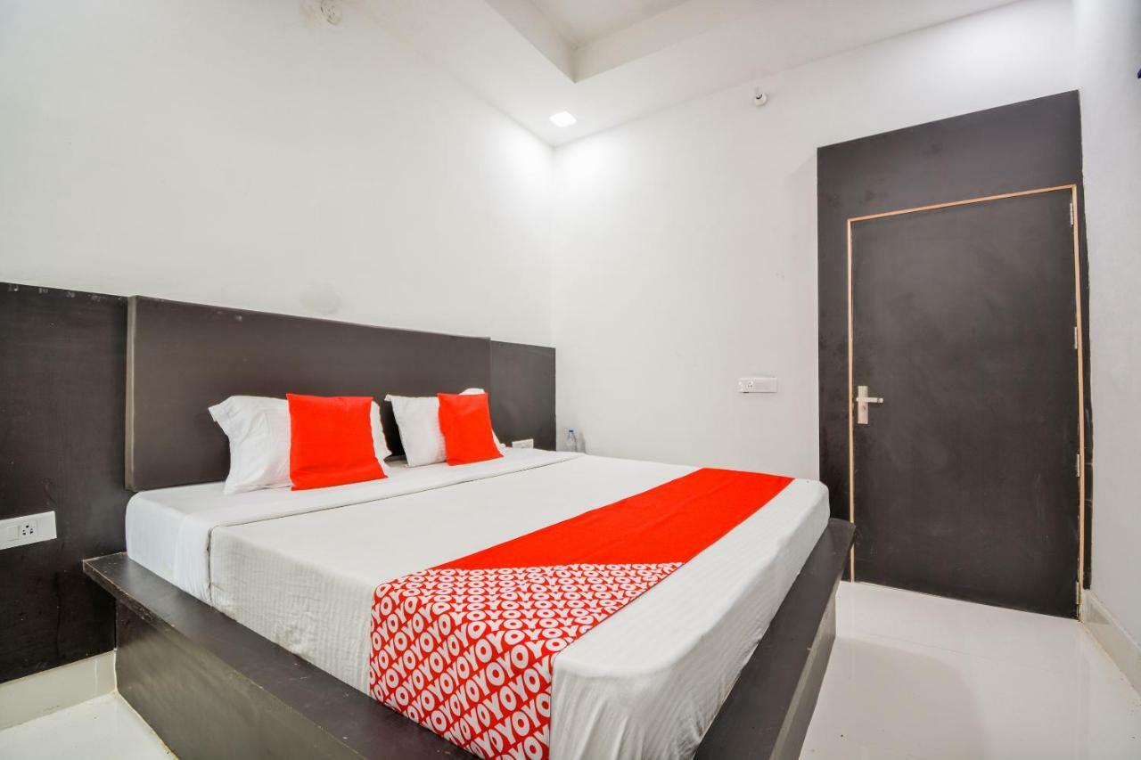 Oyo 43505 Hotel The White House Hisar ภายนอก รูปภาพ