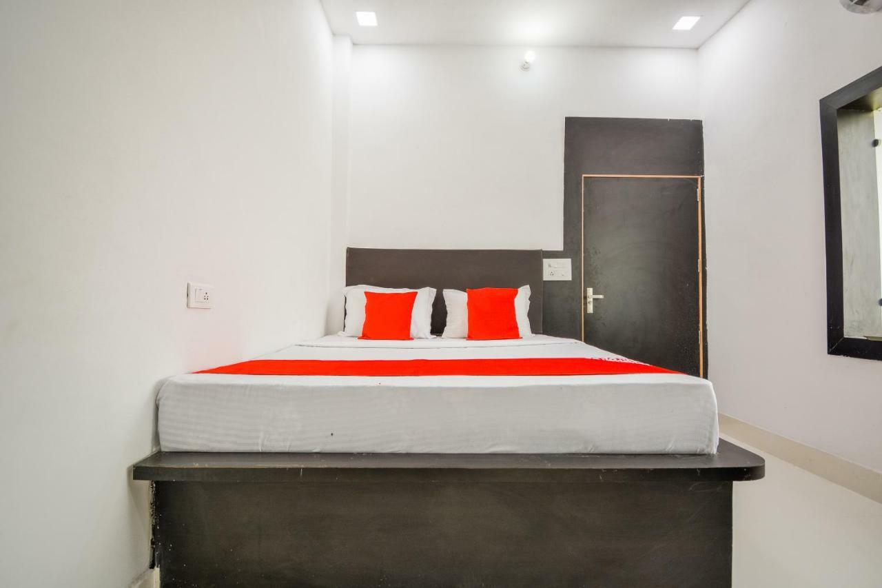 Oyo 43505 Hotel The White House Hisar ภายนอก รูปภาพ