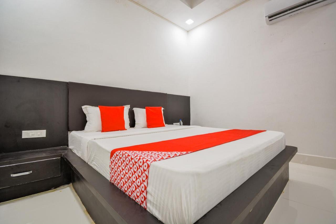 Oyo 43505 Hotel The White House Hisar ภายนอก รูปภาพ
