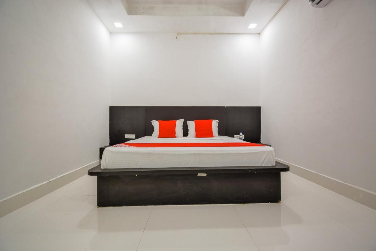 Oyo 43505 Hotel The White House Hisar ภายนอก รูปภาพ